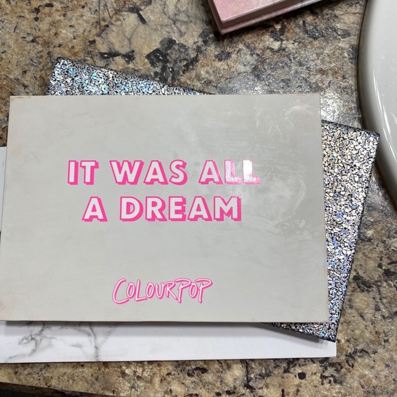 Four Magentic Z Palettes - Picture 3 of 9